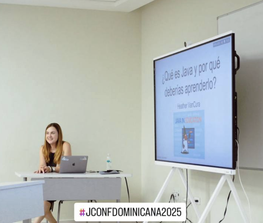 Heather VanCura presenting at Java Faculty Day